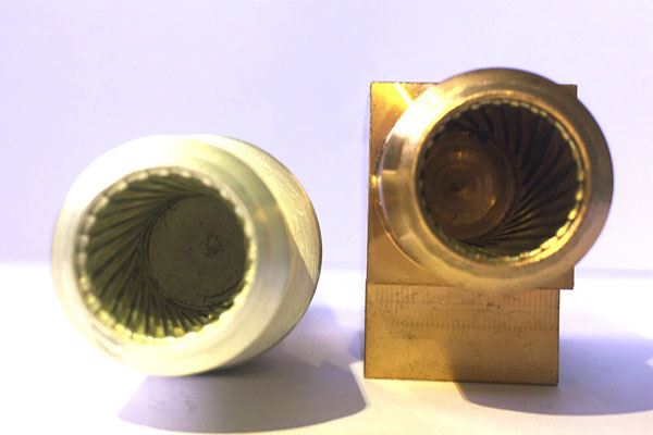 Hyperboloid Contacts